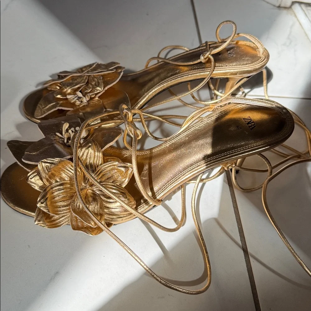 ZARA Metallic Gold Floral Lace-Up Sandals kitten heel  40 9 - Picture 5 of 10